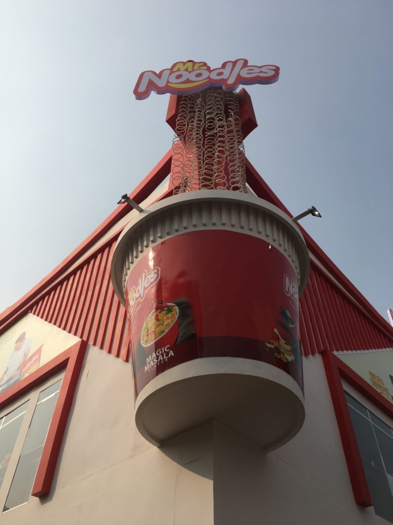バングラデュにあるカップヌードルのお店